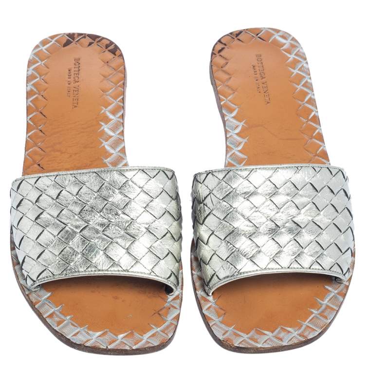 Pre Owned Bottega Veneta Silver Intrecciato Leather Slide Flats Size 39