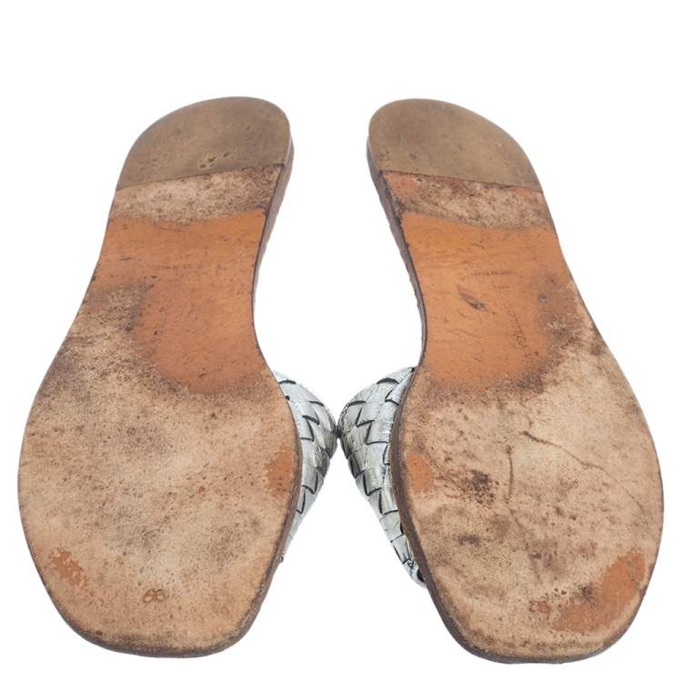 Pre Owned Bottega Veneta Silver Intrecciato Leather Slide Flats Size 39