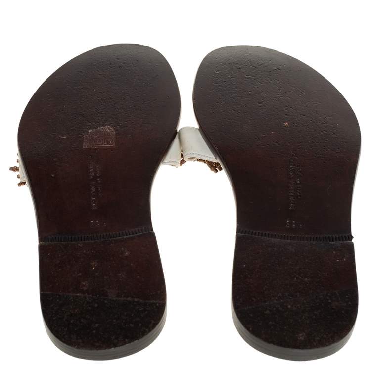 Pre Owned Bottega Veneta Cream Nubuck Leather Embellished Thong Flats Size 39.5
