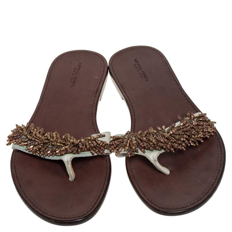 Pre Owned Bottega Veneta Cream Nubuck Leather Embellished Thong Flats Size 39.5