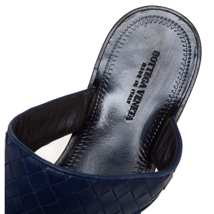 Pre Owned Bottega Veneta Blue Intrecciato Leather Thong Flats Size 37
