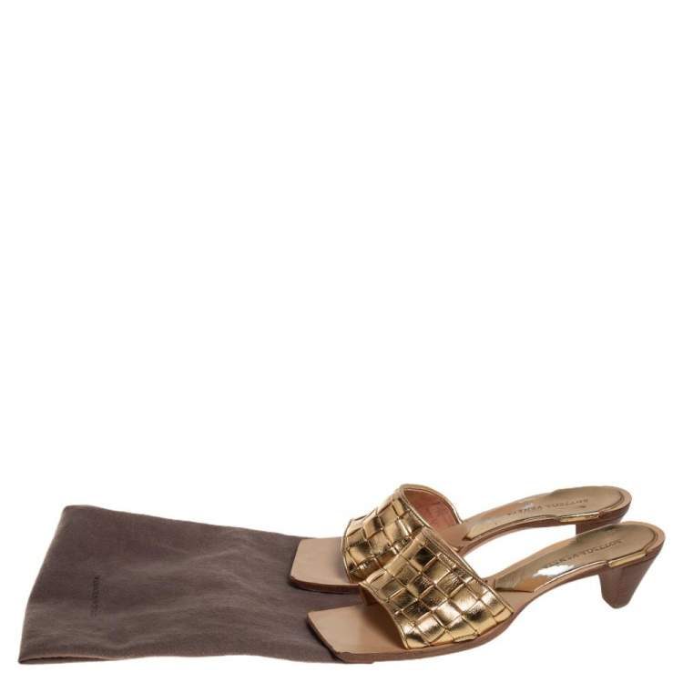 Pre Owned Bottega Veneta Metallic Gold Intrecciato Leather Stretch Square Toe Slide Sandals Size 38