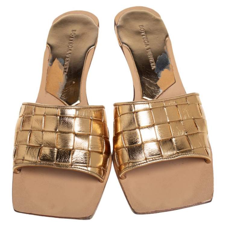 Pre Owned Bottega Veneta Metallic Gold Intrecciato Leather Stretch Square Toe Slide Sandals Size 38