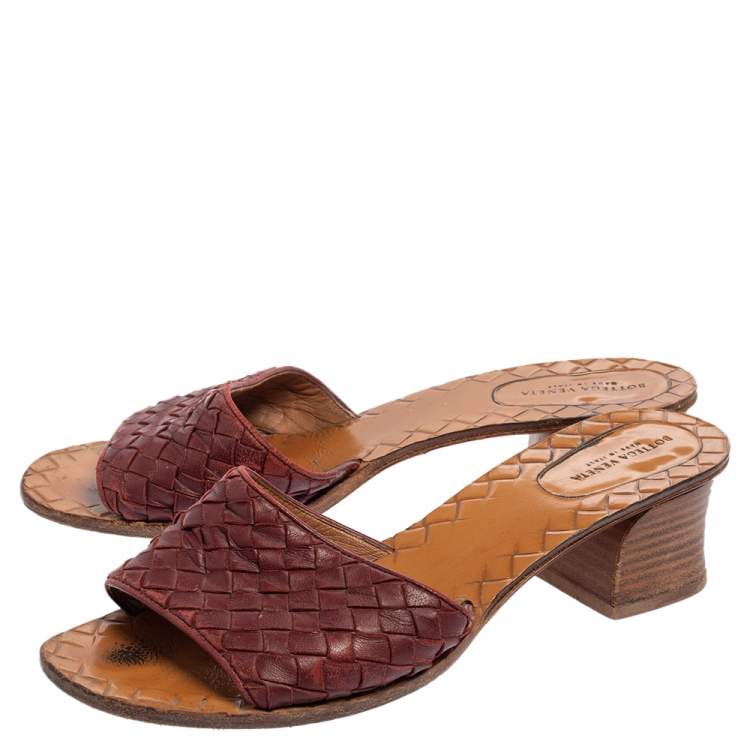 Pre Owned Bottega Veneta Burgundy Intrecciato Leather Block Heel Slide Sandals Size 38