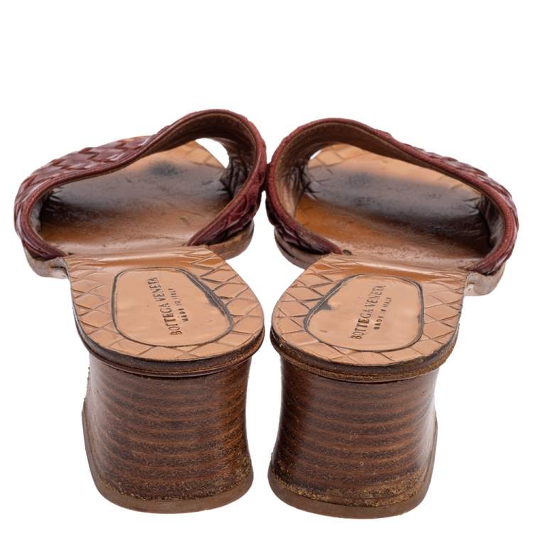 Pre Owned Bottega Veneta Burgundy Intrecciato Leather Block Heel Slide Sandals Size 38