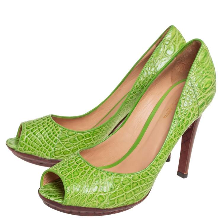 Pre Owned Bottega Veneta Green Alligator Leather Peep Toe Pumps Size 40