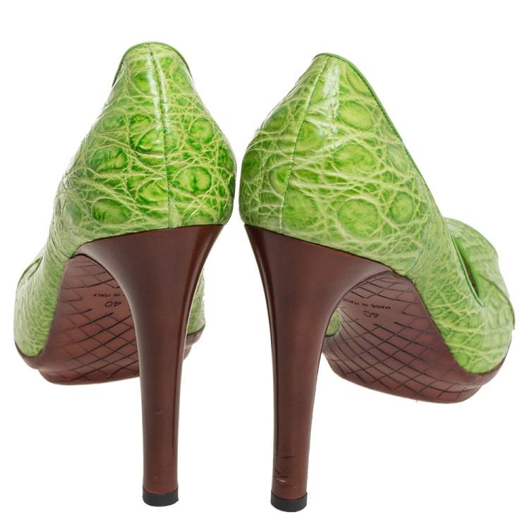 Pre Owned Bottega Veneta Green Alligator Leather Peep Toe Pumps Size 40