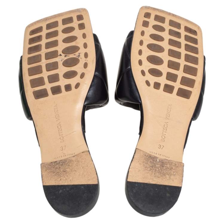 Pre Owned Bottega Veneta Black Leather Flat Sandals Size 37
