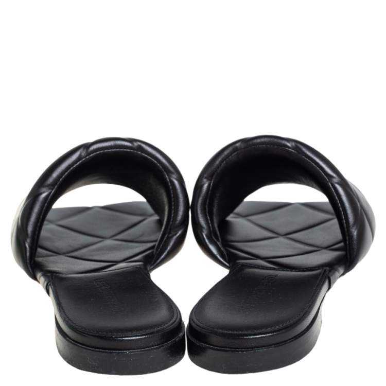 Pre Owned Bottega Veneta Black Leather Flat Sandals Size 37