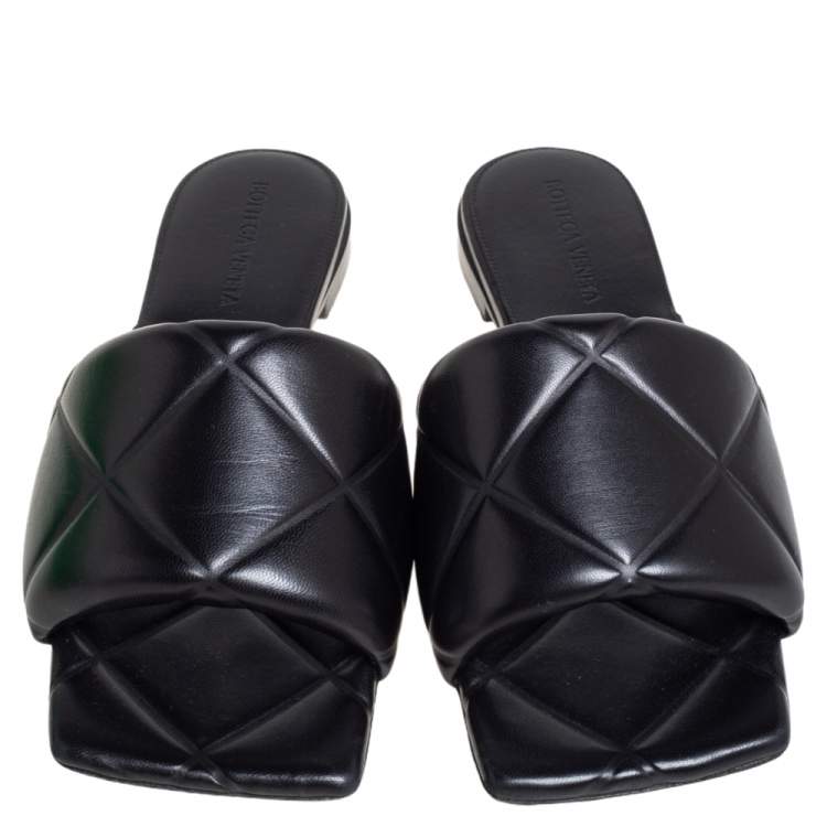 Pre Owned Bottega Veneta Black Leather Flat Sandals Size 37