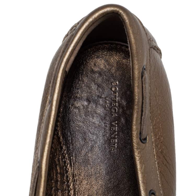 Pre Owned Bottega Veneta Metallic Gold Intrecciato Leather Wave Driving Loafers Size 41
