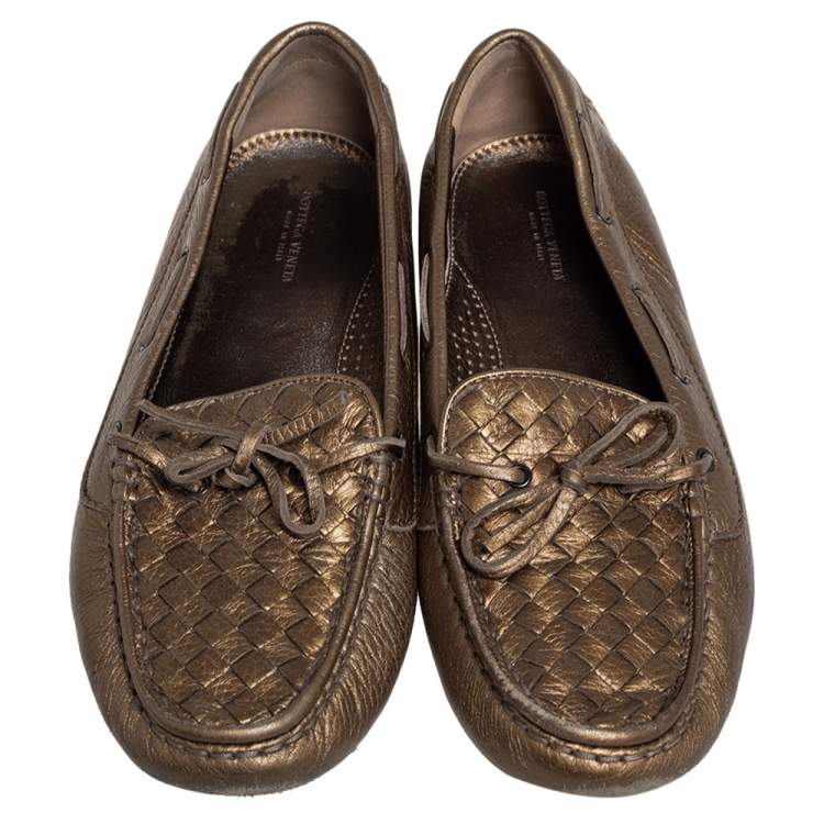 Pre Owned Bottega Veneta Metallic Gold Intrecciato Leather Wave Driving Loafers Size 41