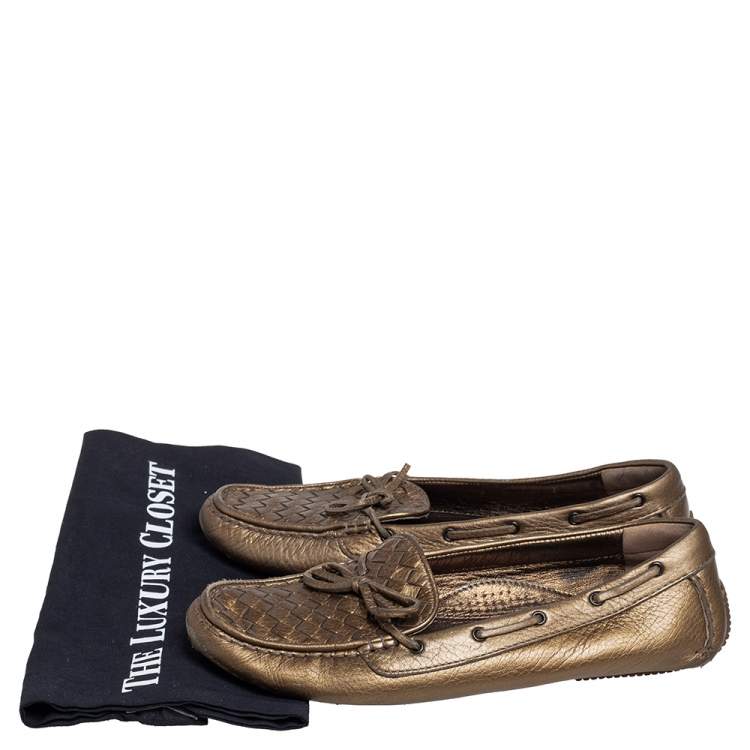 Pre Owned Bottega Veneta Metallic Gold Intrecciato Leather Wave Driving Loafers Size 41