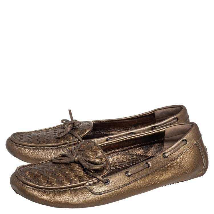 Pre Owned Bottega Veneta Metallic Gold Intrecciato Leather Wave Driving Loafers Size 41