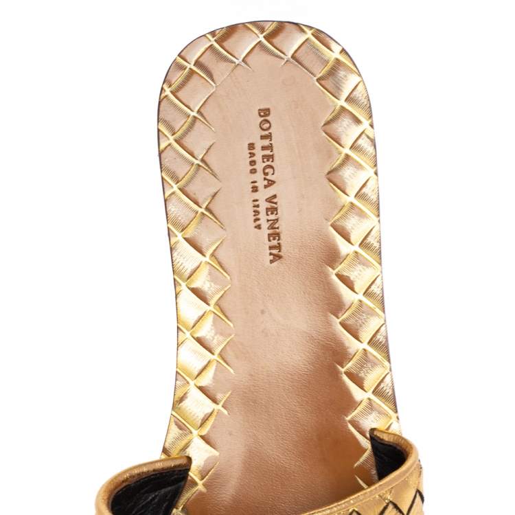 مملوكة مسبقًا Bottega Veneta Gold Intrecciato Leather Ravello Flats Size 36.5