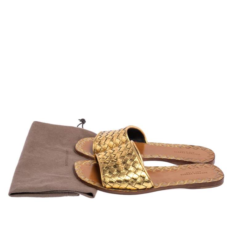 مملوكة مسبقًا Bottega Veneta Gold Intrecciato Leather Ravello Flats Size 36.5