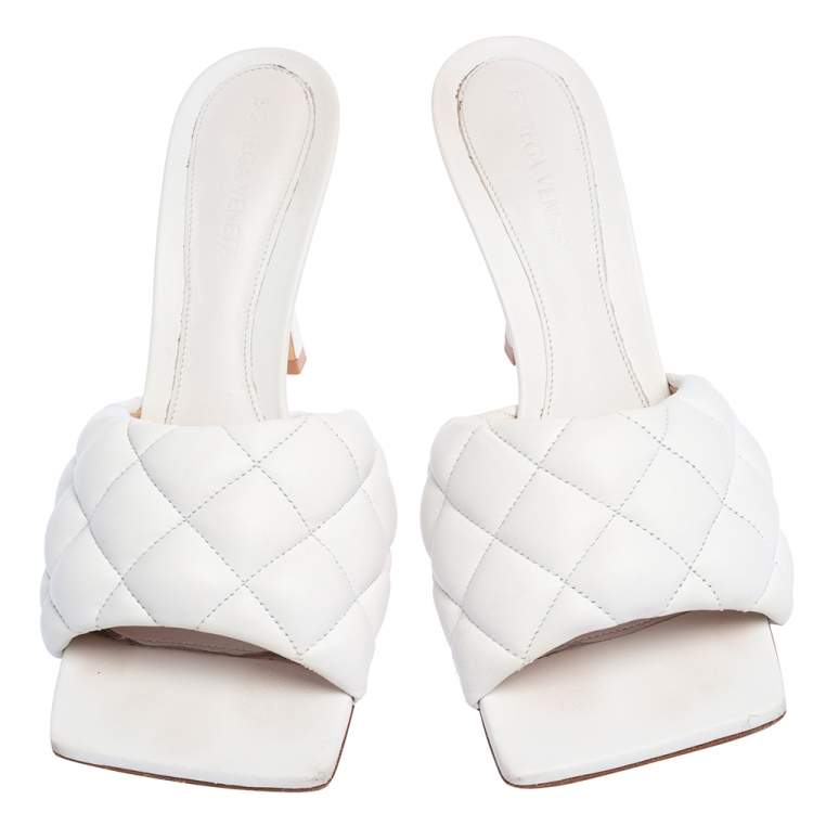 Pre Owned Bottega Veneta White Quilted Leather Lido Slide Sandals Size 39