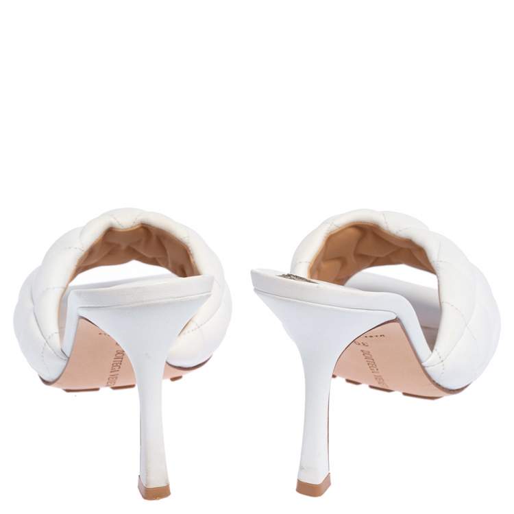 Pre Owned Bottega Veneta White Quilted Leather Lido Slide Sandals Size 39