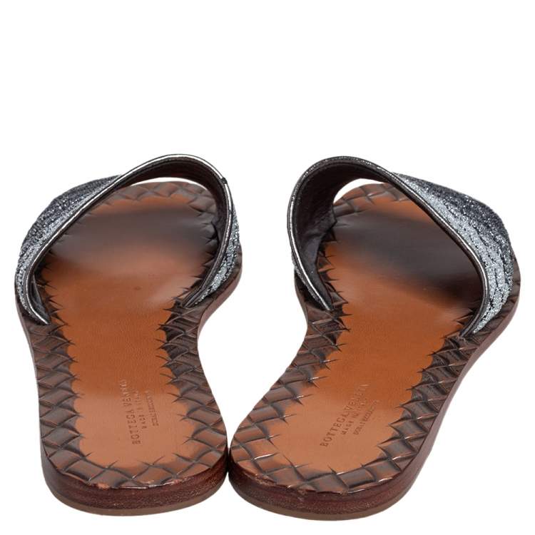 Pre Owned Bottega Veneta Metallic Grey/Silver Intrecciato Fabric Slide Flats Size 36