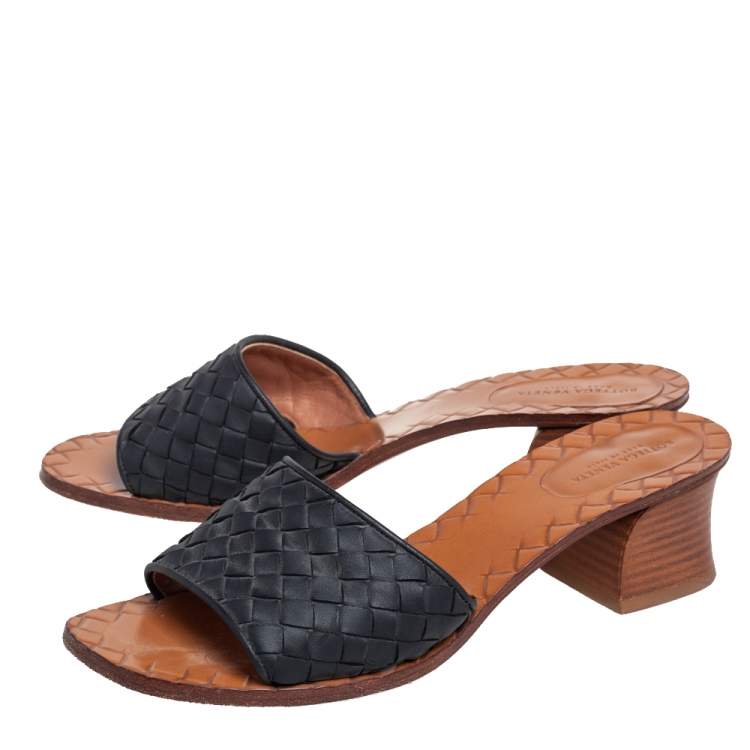 Pre Owned Bottega Veneta Black Intrecciato Leather Slide Sandals Size 37.5
