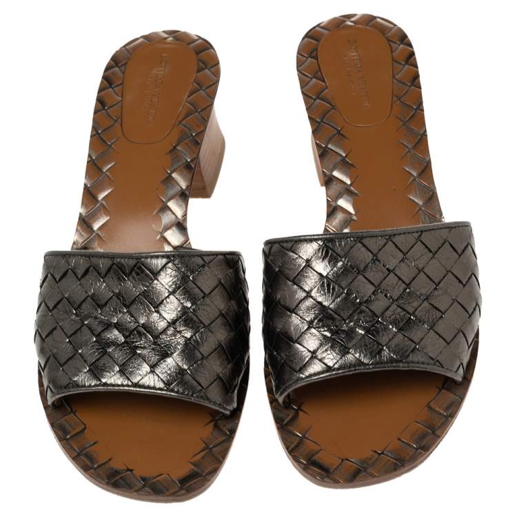 Pre Owned Bottega Veneta Metallic Grey Intrecciato Leather Ravello Slide Sandals Size 38