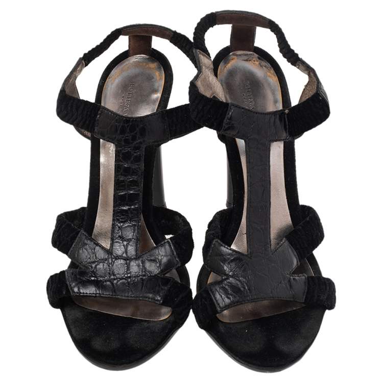 Pre Owned Bottega Veneta Black Croc Embossed Leather T-Strap Sandals Size 38.5