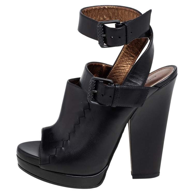 Pre Owned Bottega Veneta Black Leather Buckle Detail Open Toe Sandals Size 38.5