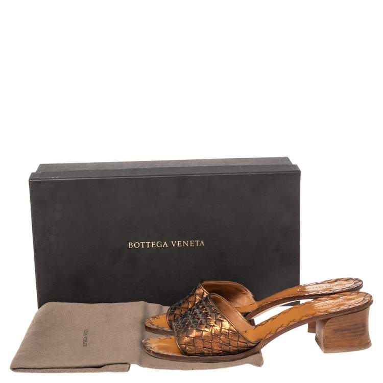 Pre Owned Bottega Veneta Metallic Bronze Intrecciato Leather Slide Sandals Size 39