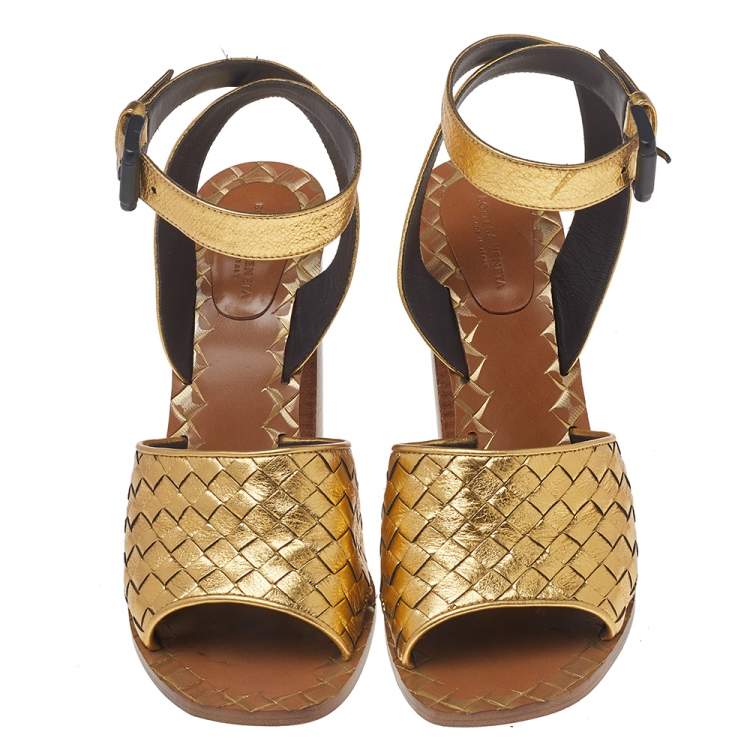 Pre Owned Bottega Veneta Gold Intrecciato Leather Block Heel Sandals Size 40