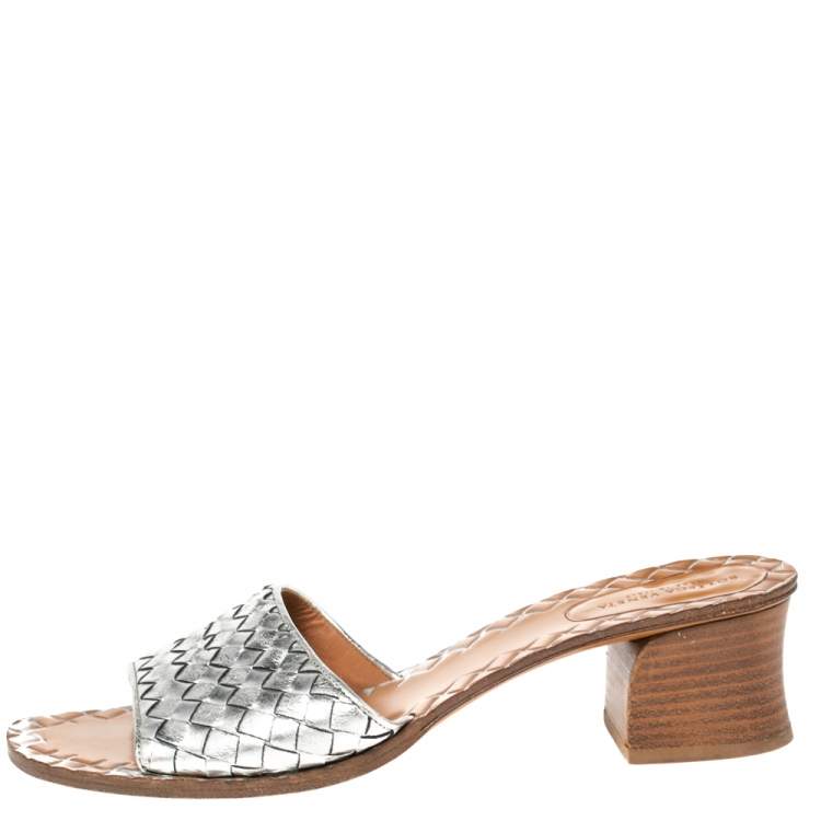 Pre Owned Bottega Veneta Metallic Silver Intrecciato Leather Slide  Sandals Size 39.5