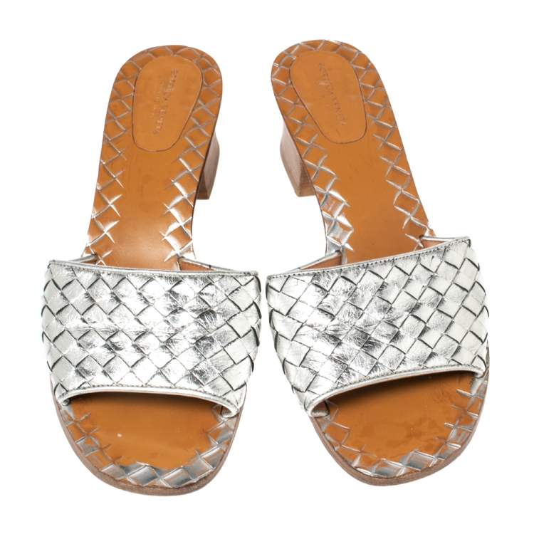 Pre Owned Bottega Veneta Metallic Silver Intrecciato Leather Slide  Sandals Size 39.5