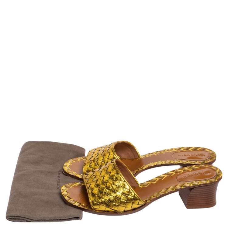 Pre Owned Bottega Veneta Gold Intrecciato Leather Ravello Slide Sandals Size 40