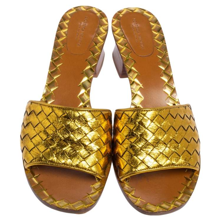 Pre Owned Bottega Veneta Gold Intrecciato Leather Ravello Slide Sandals Size 40