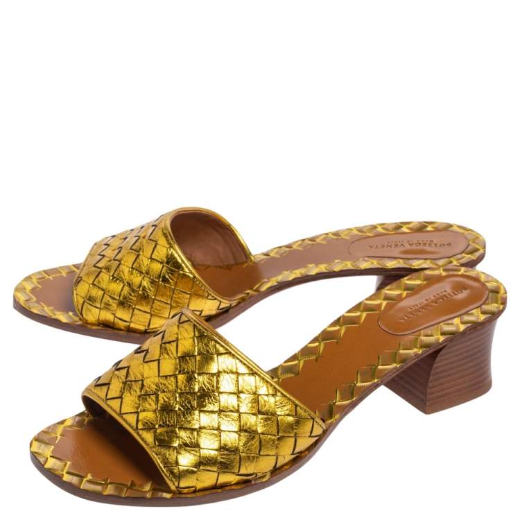 Pre Owned Bottega Veneta Gold Intrecciato Leather Ravello Slide Sandals Size 40