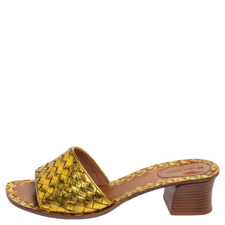 Pre Owned Bottega Veneta Gold Intrecciato Leather Ravello Slide Sandals Size 40