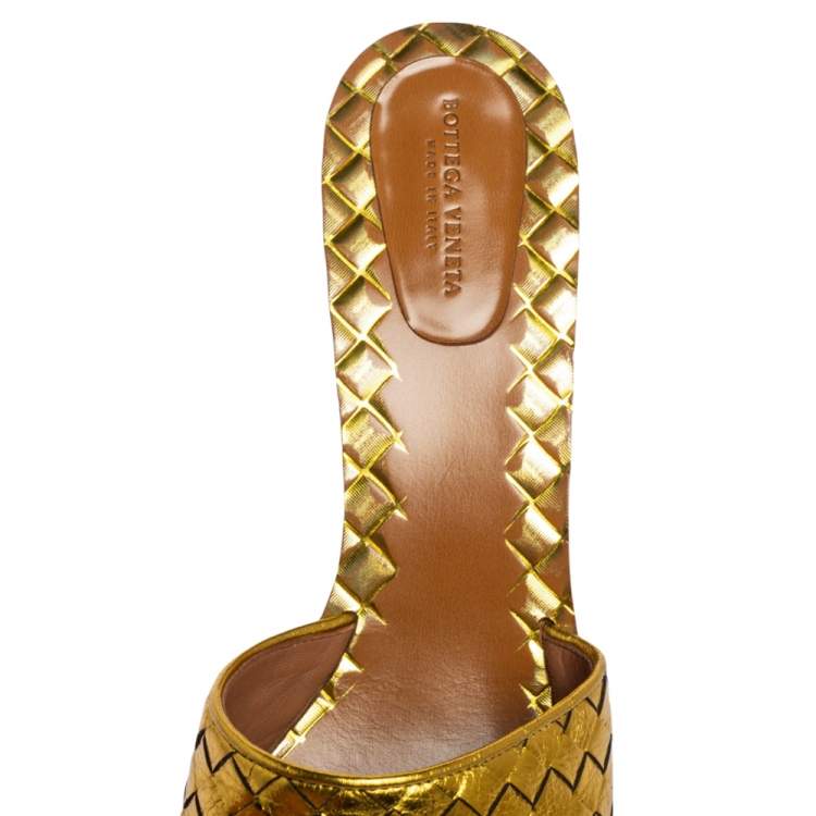 Pre Owned Bottega Veneta Gold Intrecciato Leather Ravello Slide Sandals Size 40