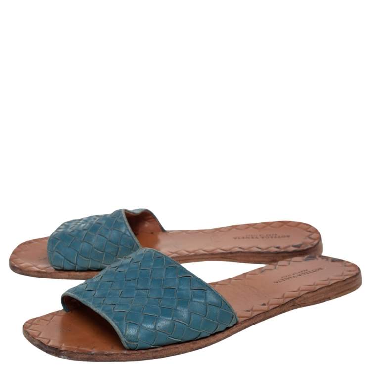 Pre Owned Bottega Veneta Blue Leather Flat  Sandals Size 37.5