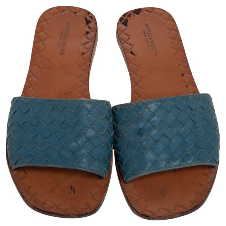 Pre Owned Bottega Veneta Blue Leather Flat  Sandals Size 37.5