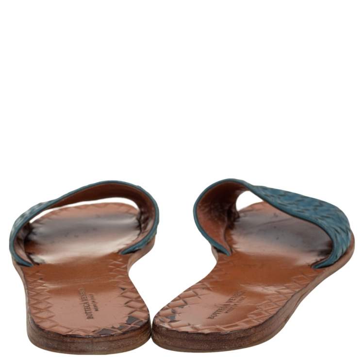 Pre Owned Bottega Veneta Blue Leather Flat  Sandals Size 37.5