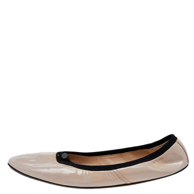 مملوكة مسبقًا Bottega Veneta Pink Patent Leather Scrunch Ballet Flats Size 38.5