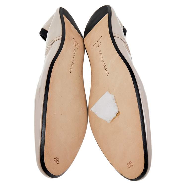 مملوكة مسبقًا Bottega Veneta Pink Patent Leather Scrunch Ballet Flats Size 38.5