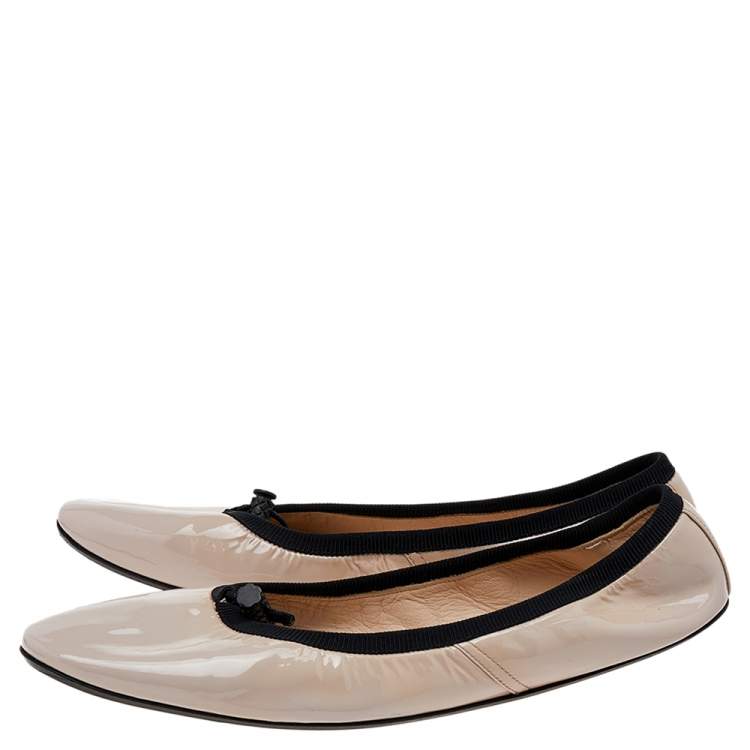 مملوكة مسبقًا Bottega Veneta Pink Patent Leather Scrunch Ballet Flats Size 38.5