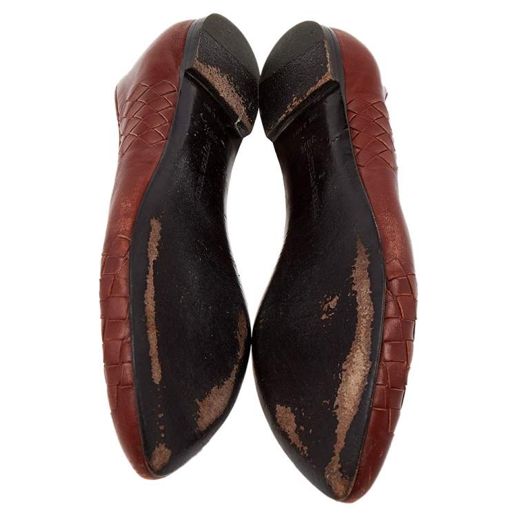 Pre Owned Bottega Veneta Burgundy Intrecciato Leather Pointed Toe Ballet Flats Size 38.5