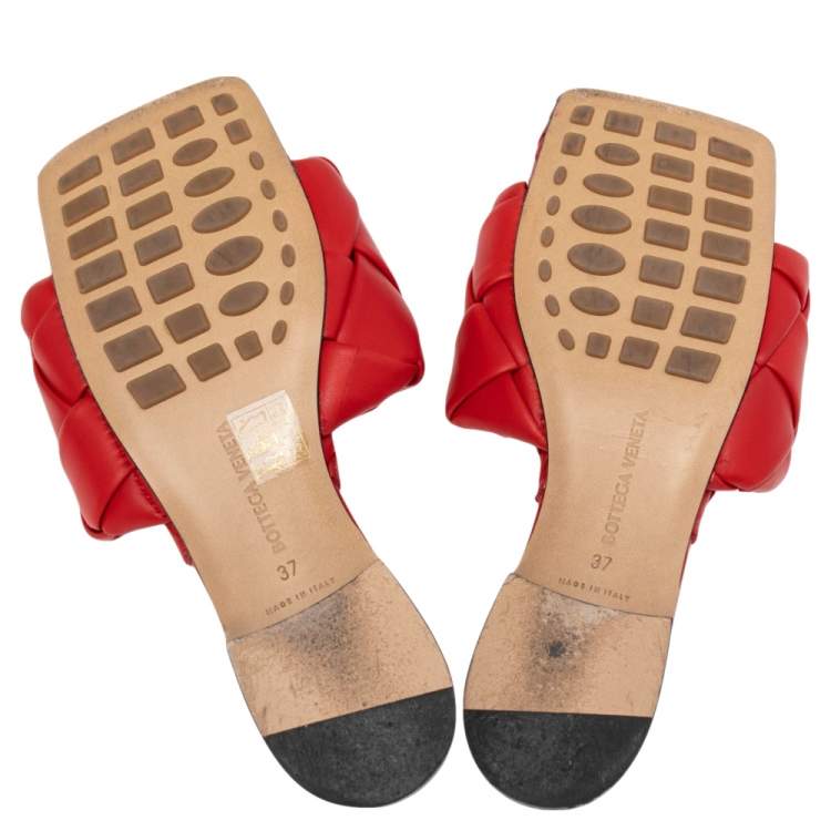 Pre Owned Bottega Veneta Red Intrecciato Leather Flat Slide Sandals Size 37