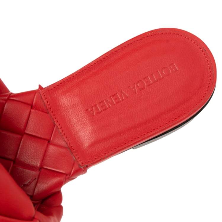 Pre Owned Bottega Veneta Red Intrecciato Leather Flat Slide Sandals Size 37