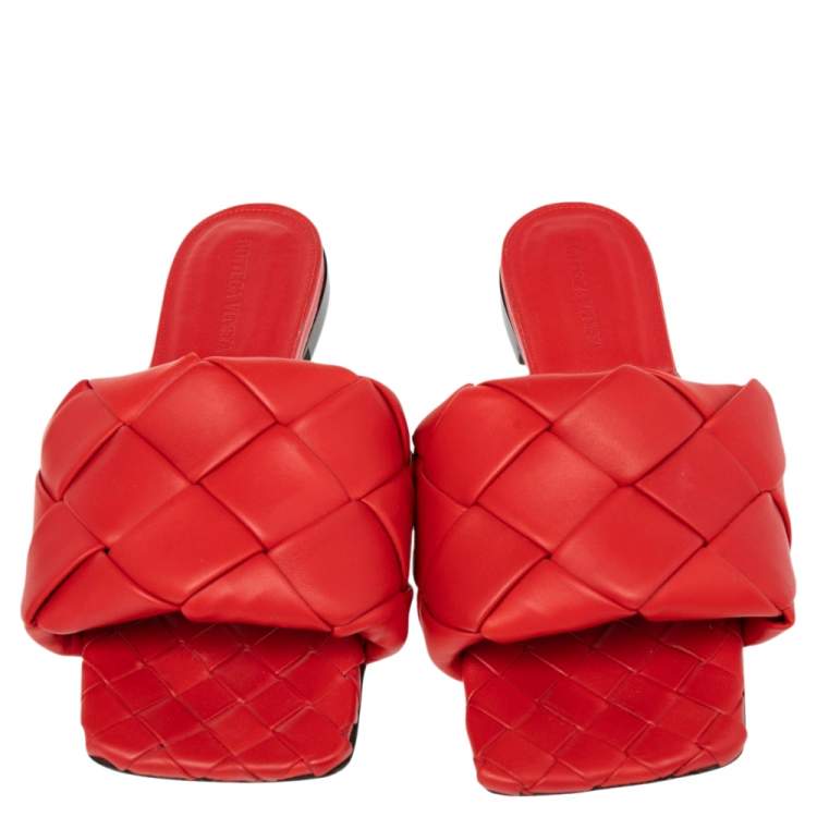 Pre Owned Bottega Veneta Red Intrecciato Leather Flat Slide Sandals Size 37