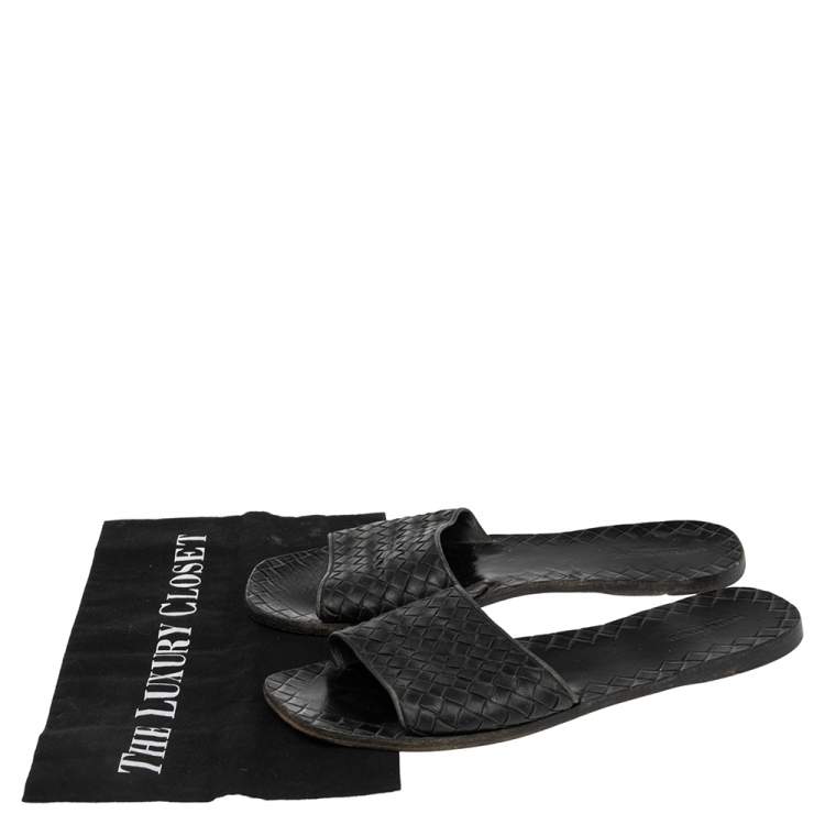 مملوكة مسبقًا Bottega Veneta Black Intrecciato Leather Slide Flat Sandals Size 41