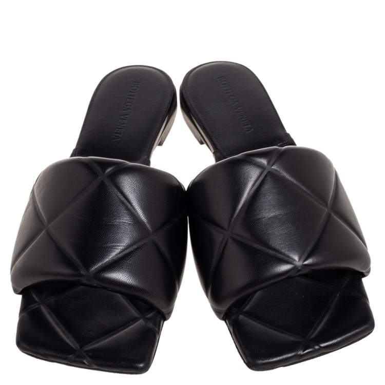 Pre Owned Bottega Veneta Black Leather Lido Flat Slides Size 37