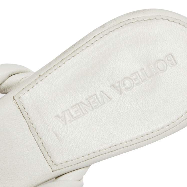 Pre Owned Bottega Veneta Off White Braided Leather & Chain Thong  Sandals Size 39