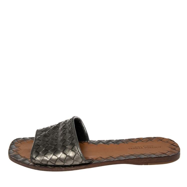 Pre Owned Bottega Veneta Metallic Grey Intrecciato Leather Flat Slide Sandals Size 36